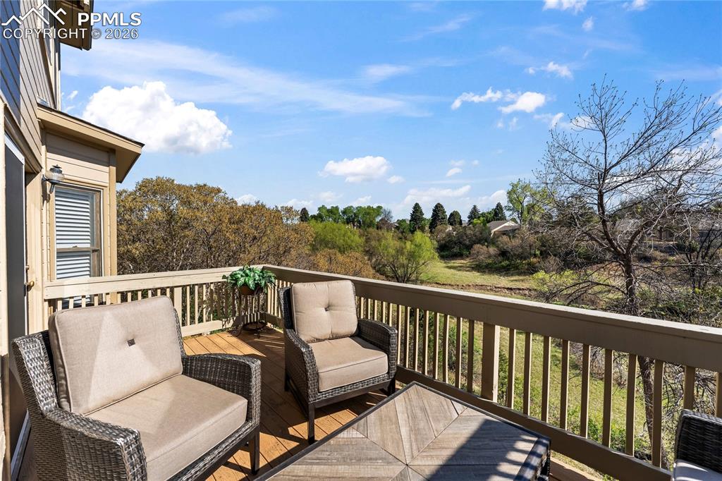 Image 40 of 48: Deck