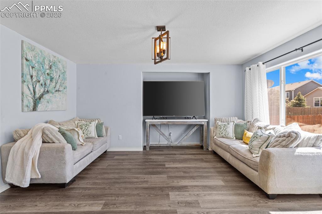 Image 10 of 30: Living Room