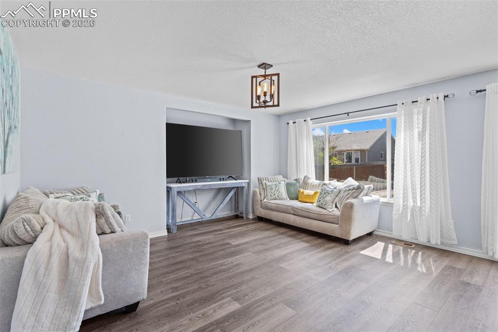 Image 11 of 30: Living Room