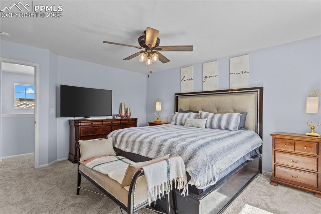 Image 13 of 30: Bedroom