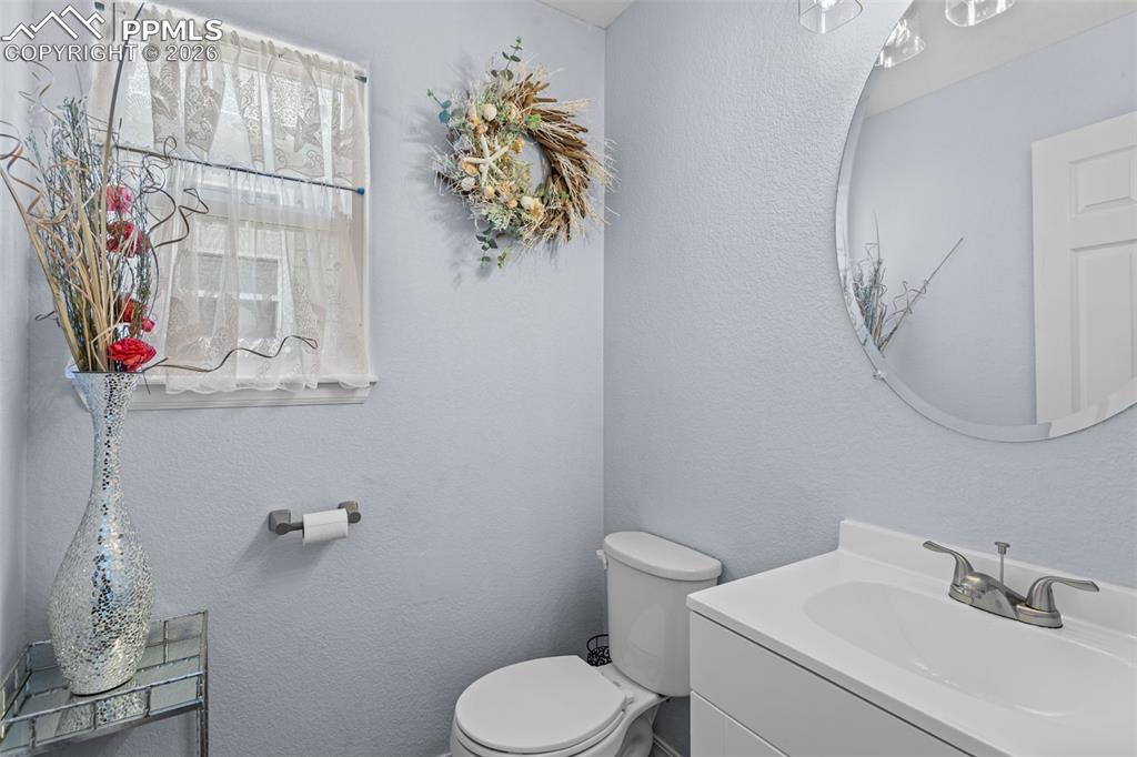 Image 26 of 30: Bathroom