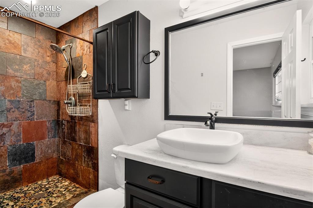 Image 22 of 46: Master Bathroom