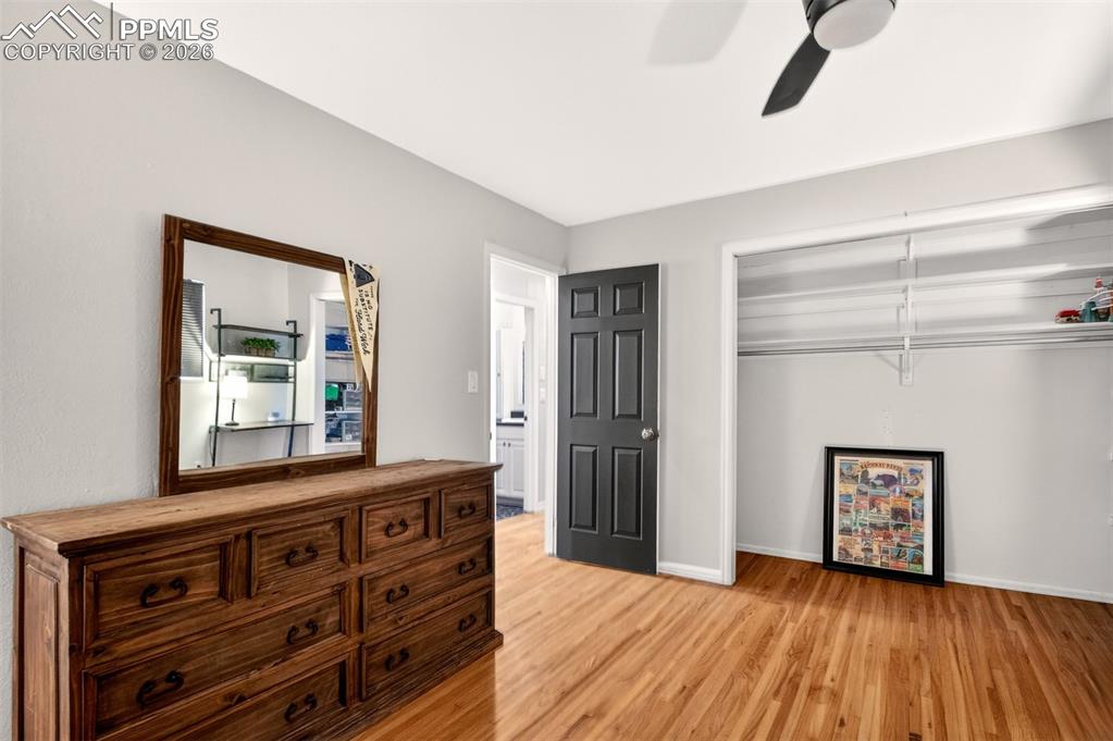 Image 28 of 46: Bedroom