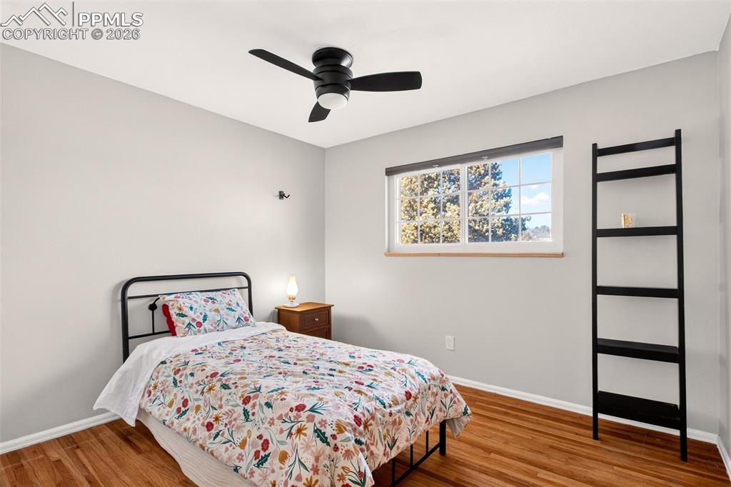 Image 29 of 46: Bedroom