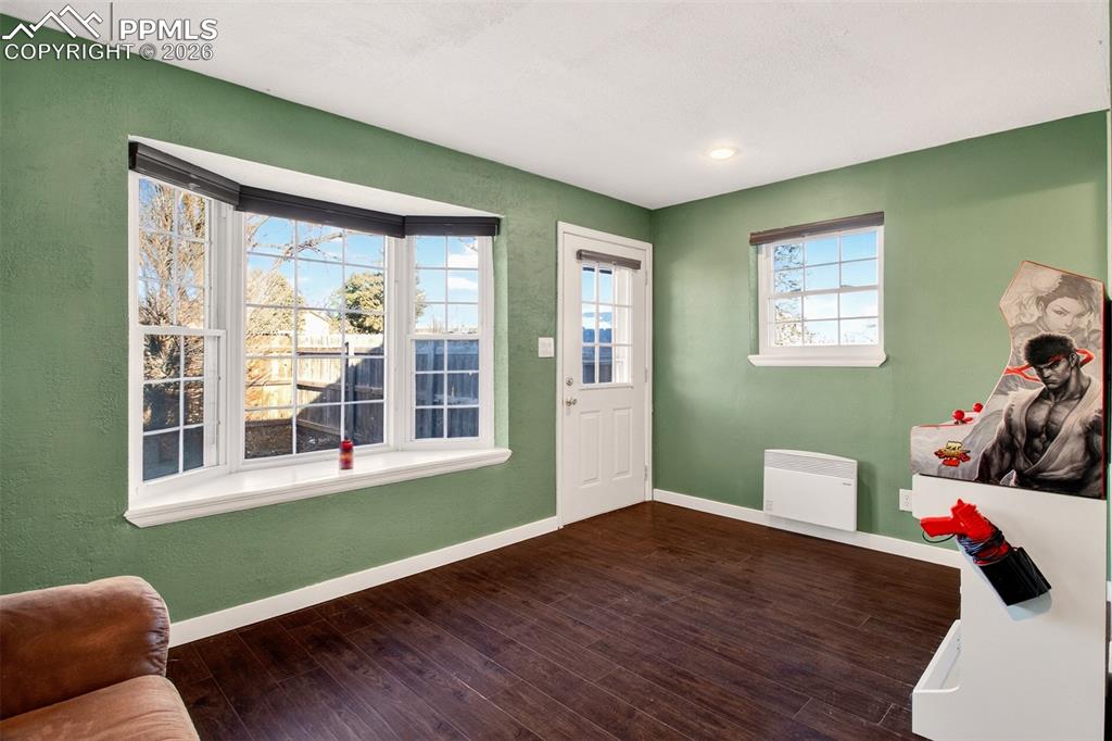 Image 36 of 46: Guest Quarters