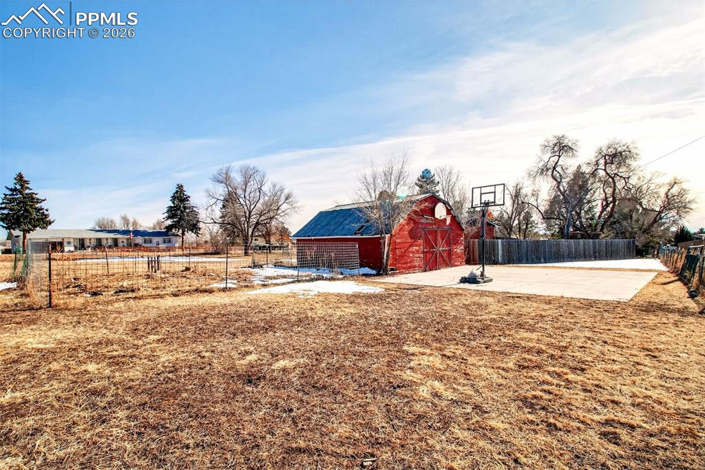 Image 40 of 46: Barn