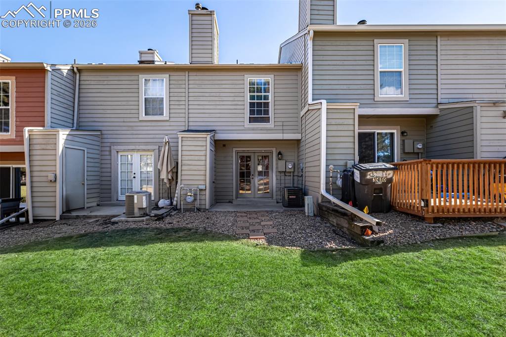 Image 32 of 34: Back of Structure