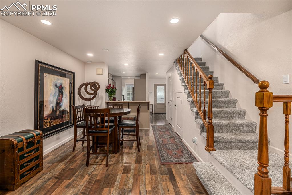 Image 8 of 34: Dining Area