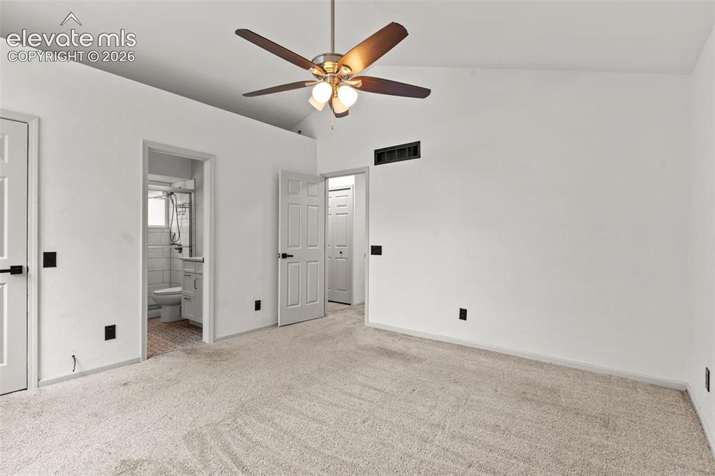 Image 17 of 28: Bedroom