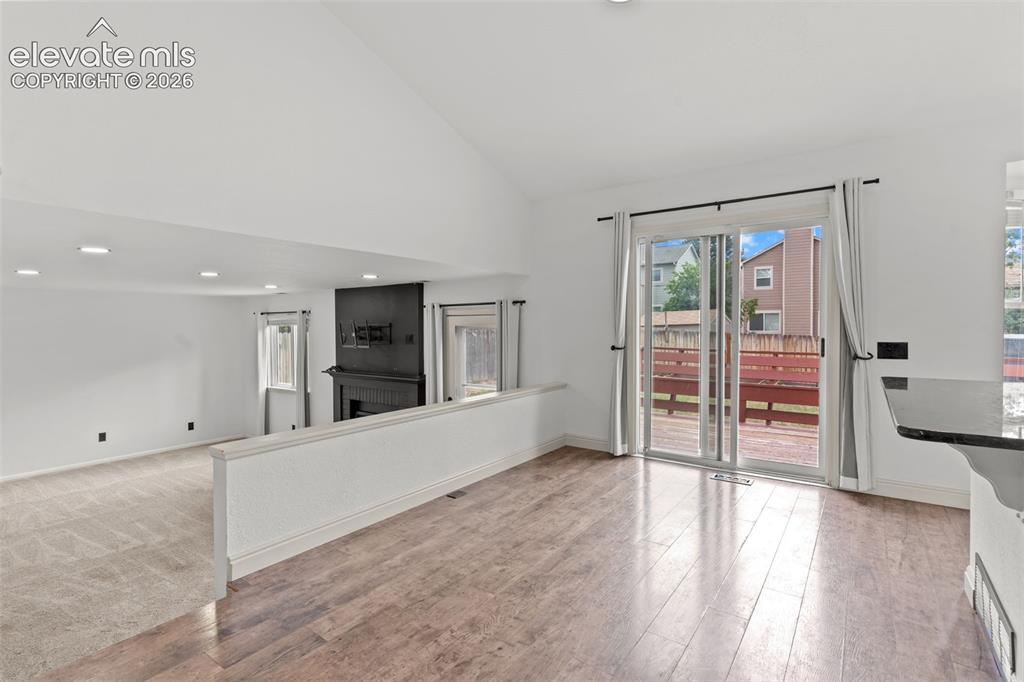 Image 6 of 28: Dining Area