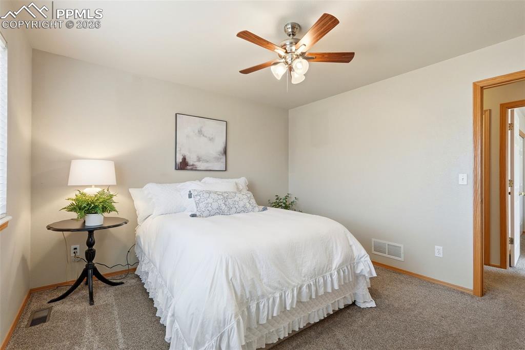 Image 16 of 46: Bedroom