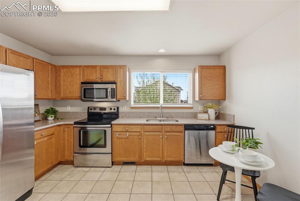 Image 8 of 46: Kitchen