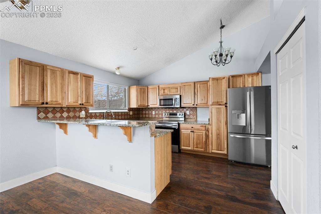 Image 9 of 34: Kitchen