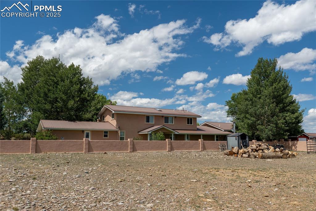 Image 14 of 50: Back of Structure