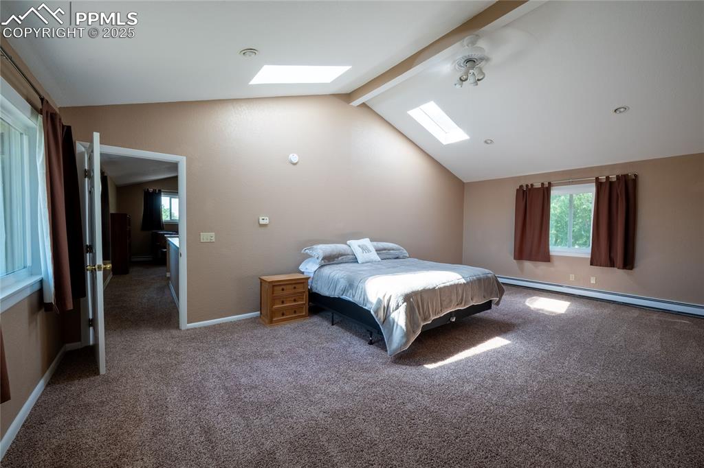 Image 38 of 50: Bedroom