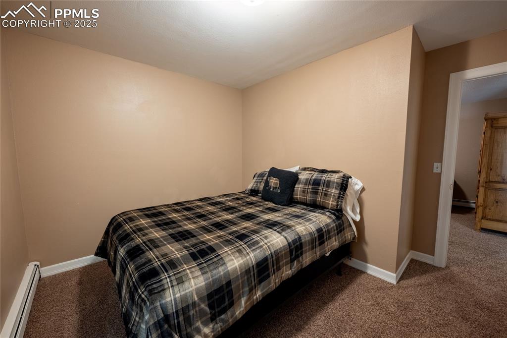 Image 42 of 50: Bedroom