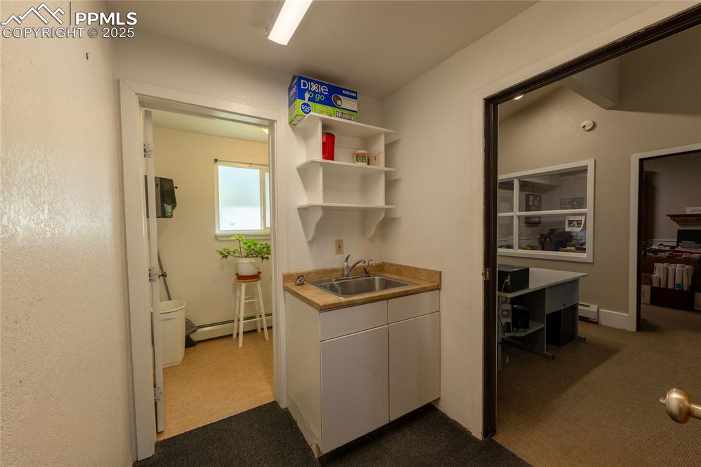 Image 47 of 50: Kitchen