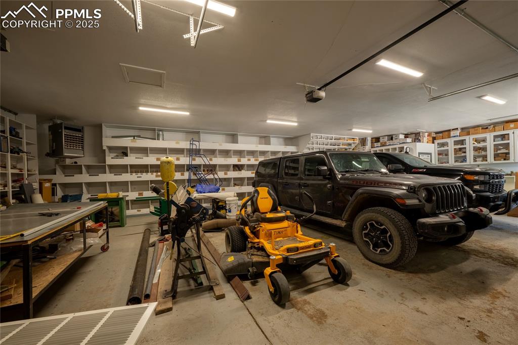 Image 50 of 50: Garage