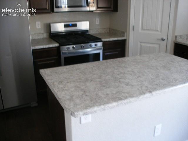 Image 12 of 45: Kitchen