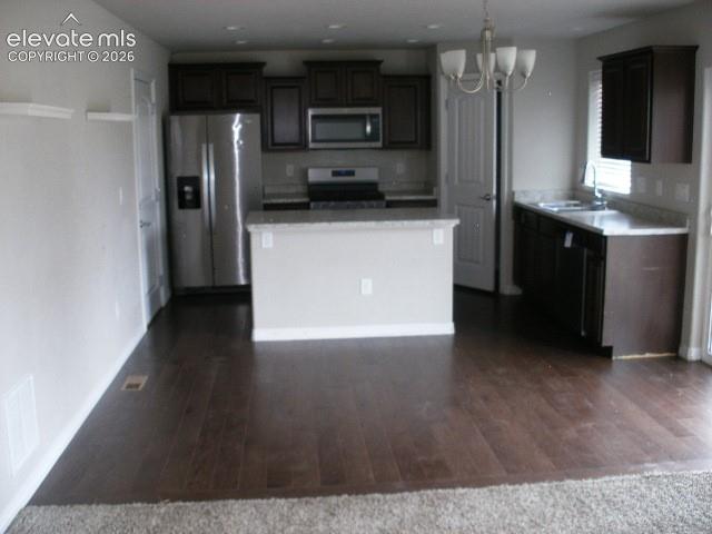 Image 14 of 45: Kitchen