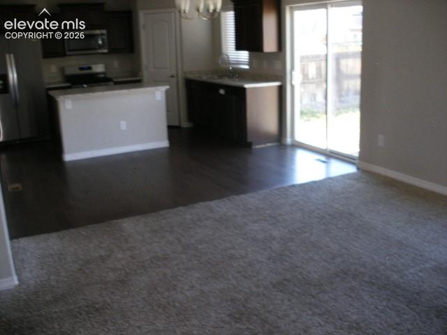 Image 9 of 45: Kitchen