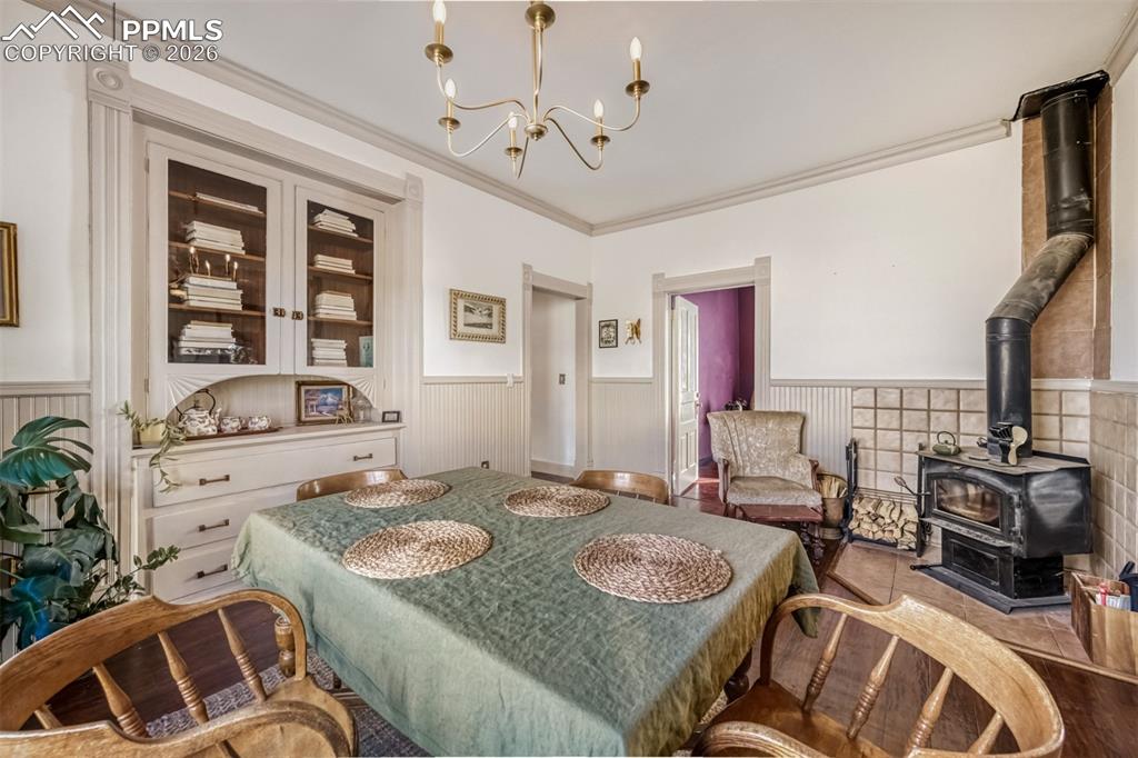 Image 11 of 34: Dining Area