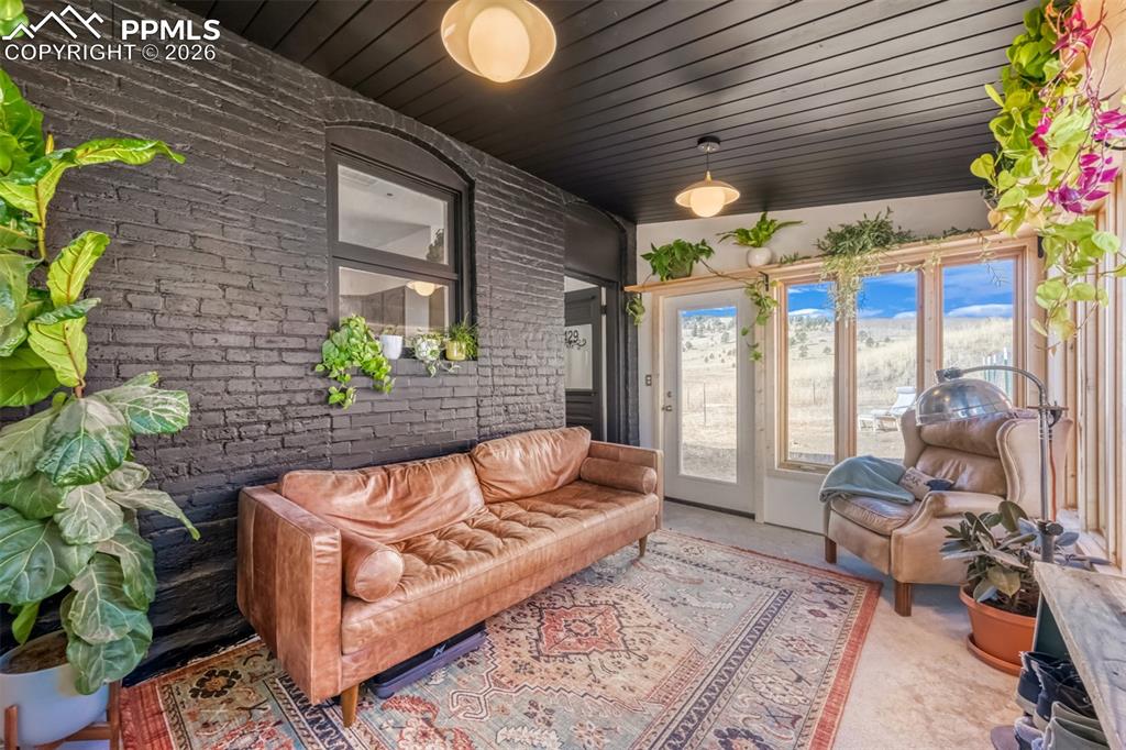 Image 25 of 34: Sun Room