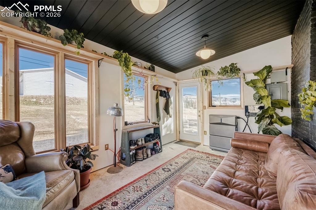 Image 26 of 34: Living Room