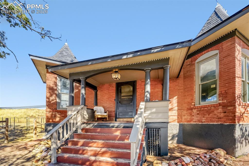 Image 4 of 34: Front of Structure