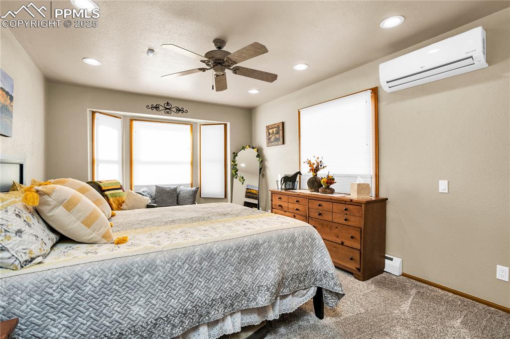 Image 27 of 49: Bedroom