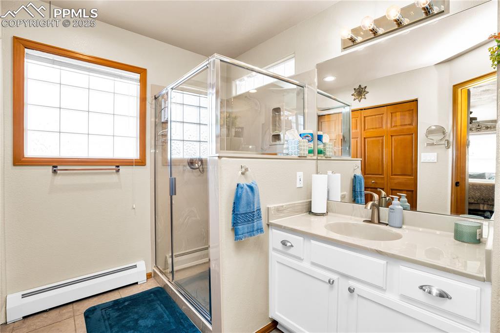 Image 29 of 49: Bathroom