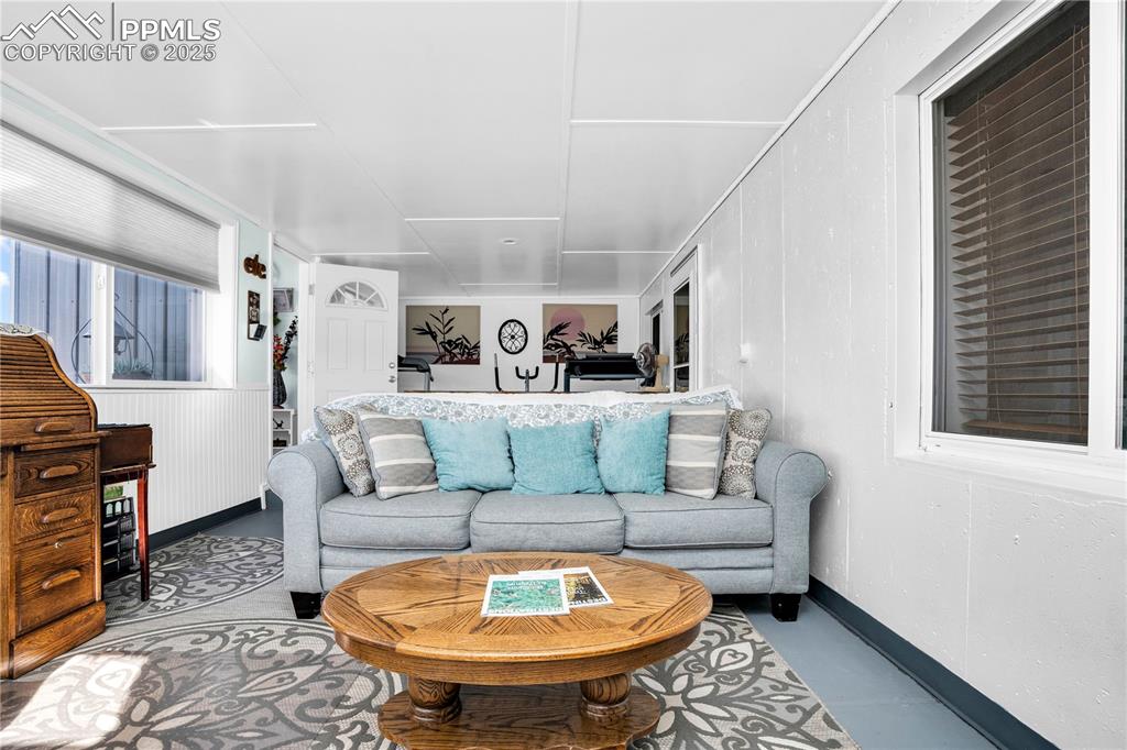 Image 41 of 49: Living Room