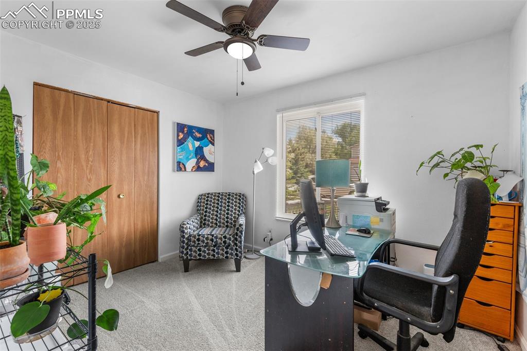 Image 15 of 24: Office