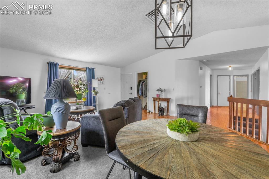 Image 5 of 24: Dining Area