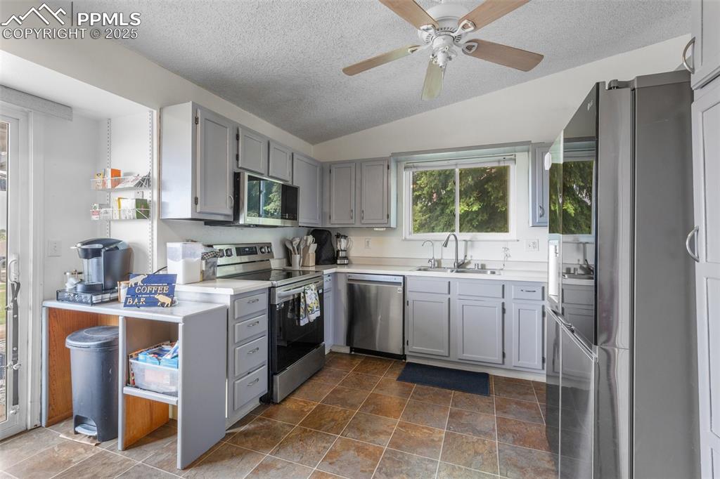 Image 8 of 24: Kitchen