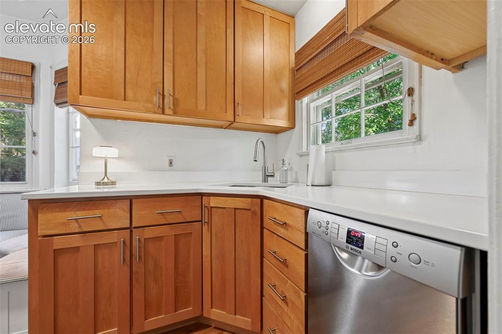Image 14 of 41: Kitchen