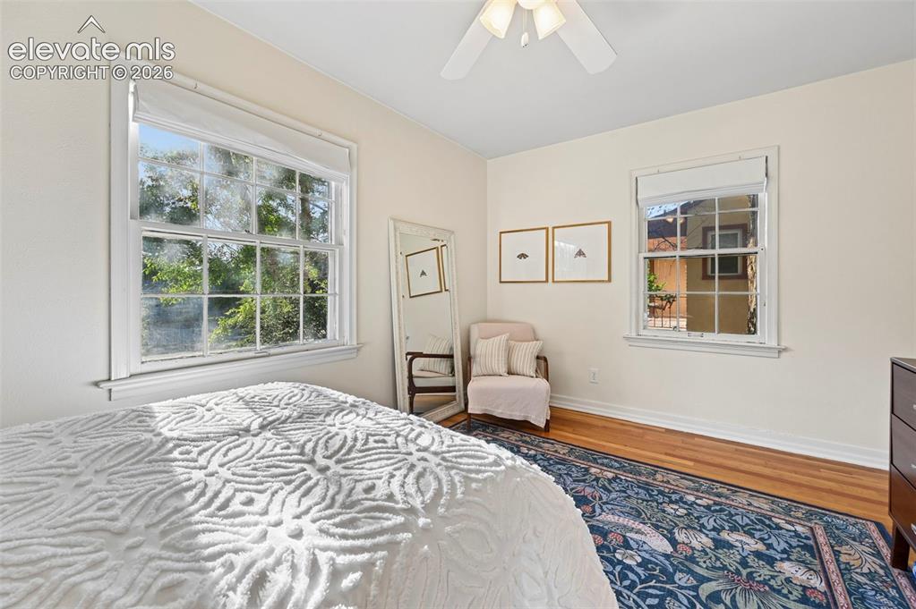 Image 17 of 41: Bedroom