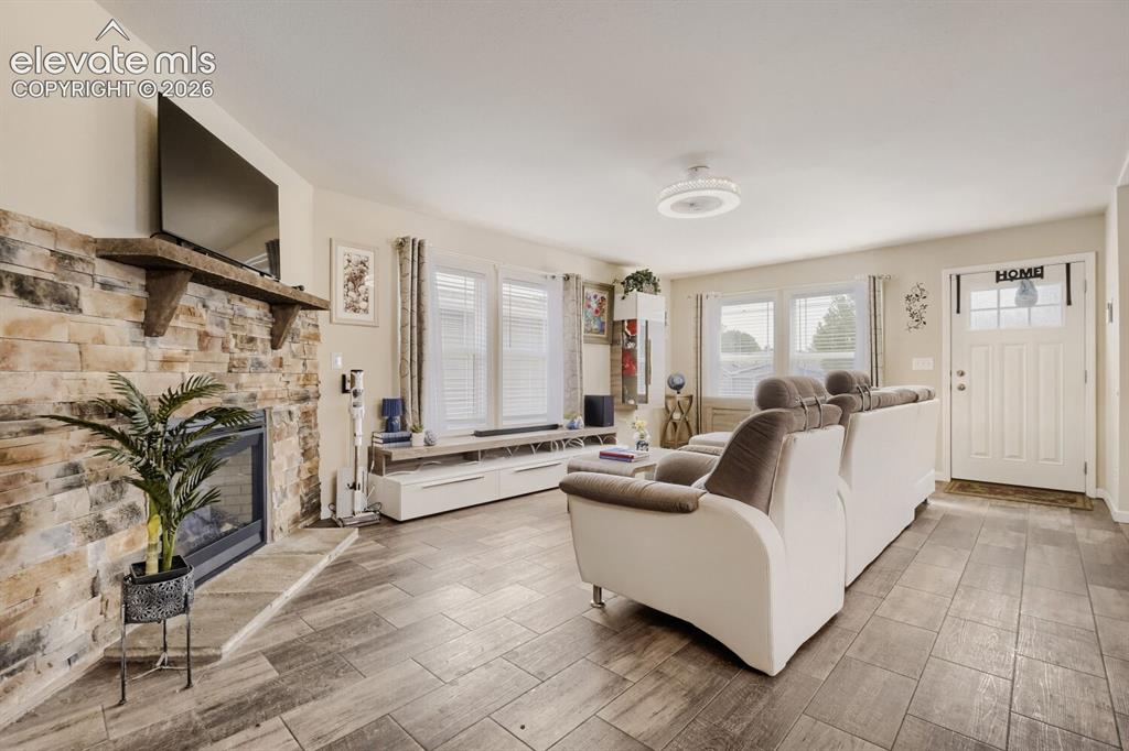 Image 11 of 26: Living Room