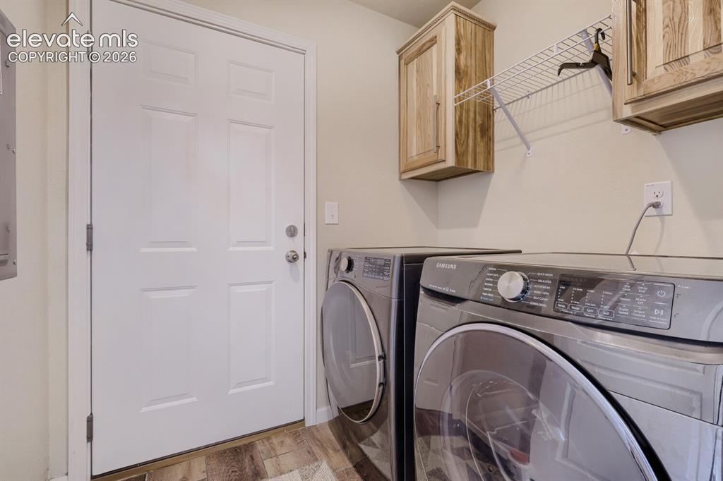 Image 21 of 26: Laundry