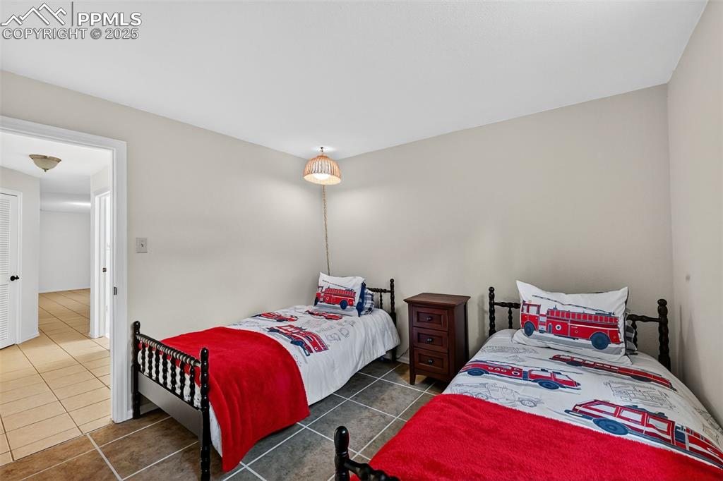 Image 42 of 50: Bedroom