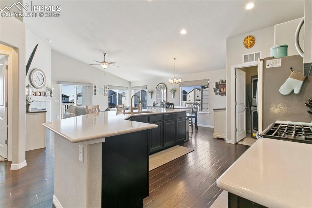 Image 6 of 42: Kitchen