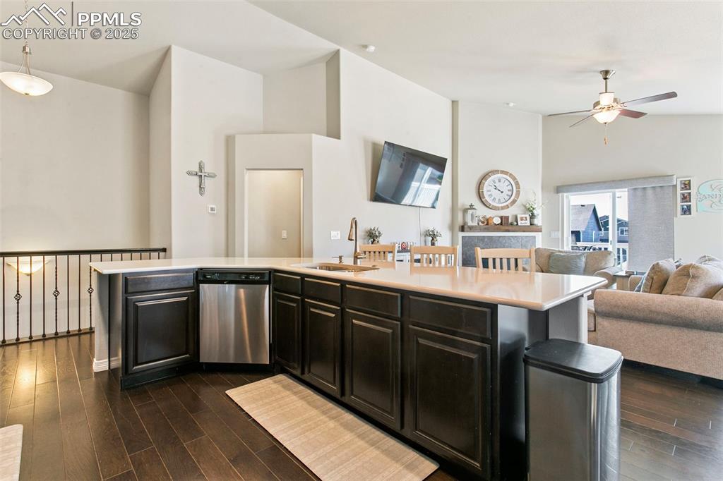 Image 9 of 42: Kitchen