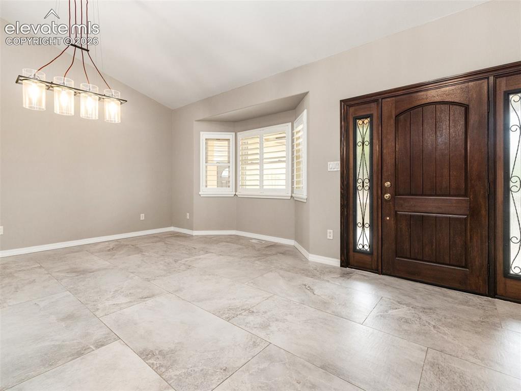 Image 5 of 41: Includes Dining room