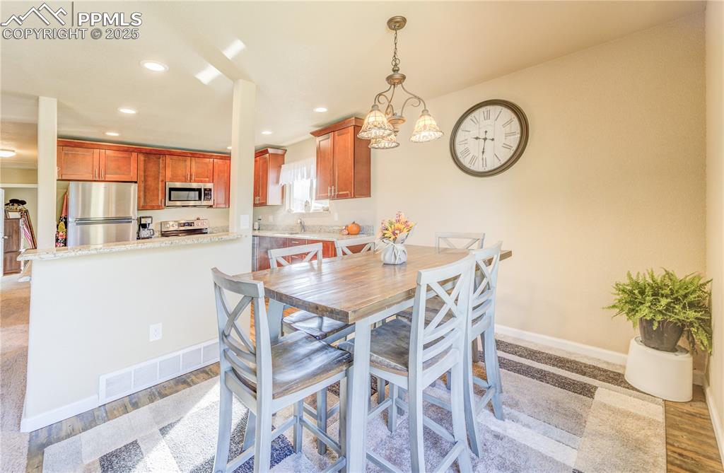 Image 9 of 25: Functional Dining space