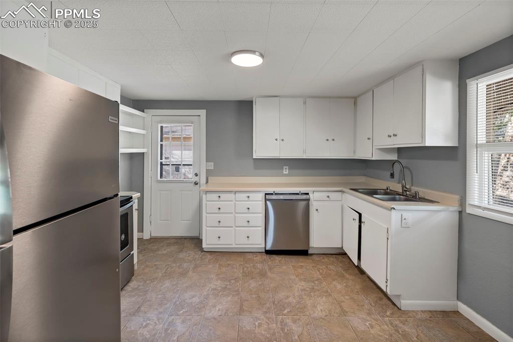 Image 11 of 33: Lower Level Kitchen