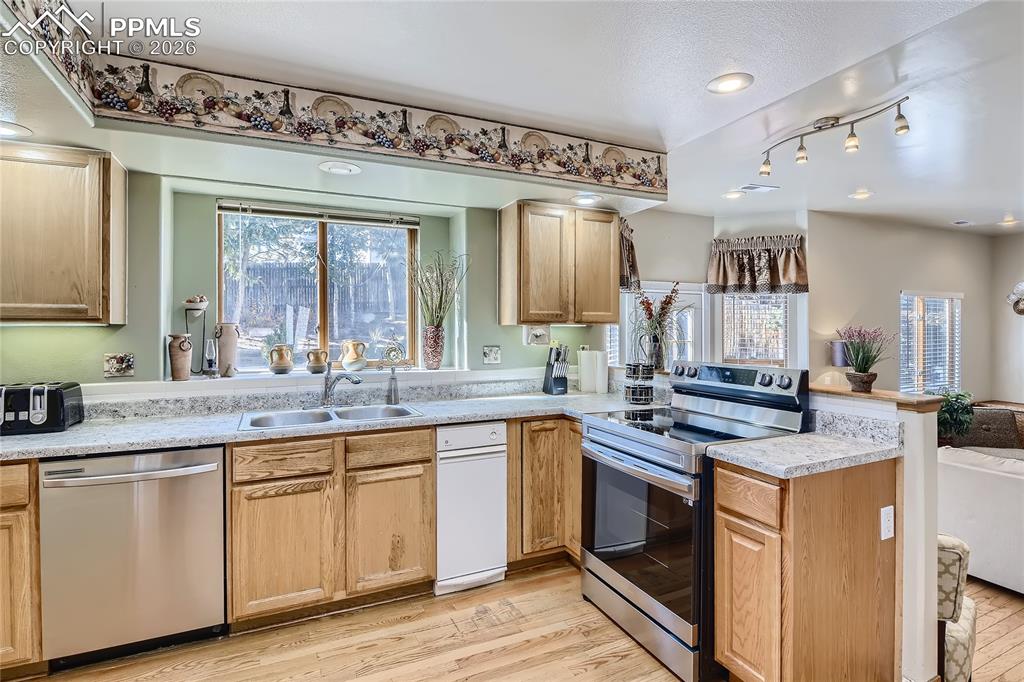 Image 10 of 32: No Description Available