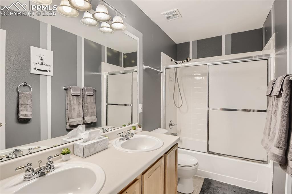 Image 25 of 32: No Description Available