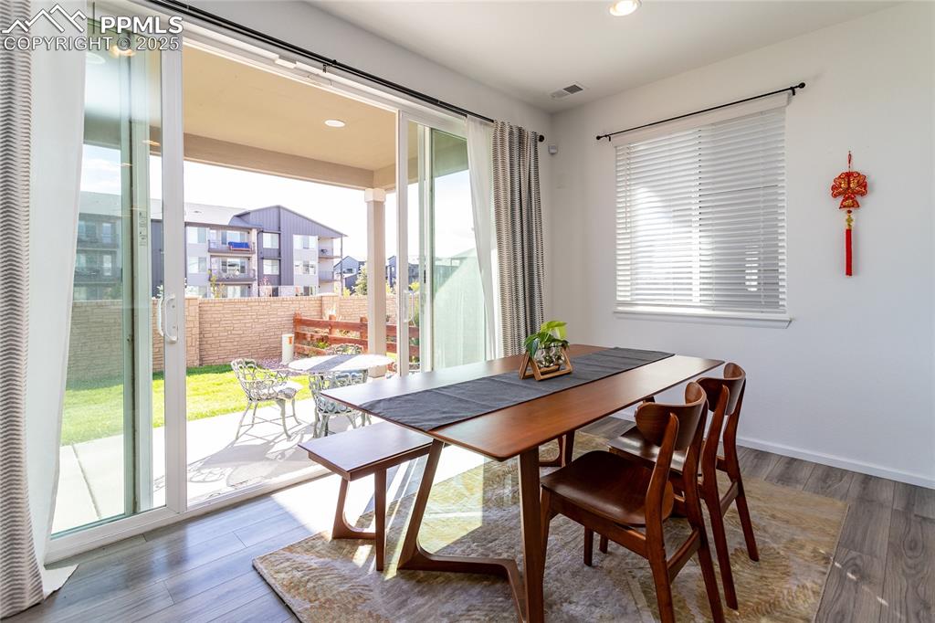 Image 10 of 39: Dining Area