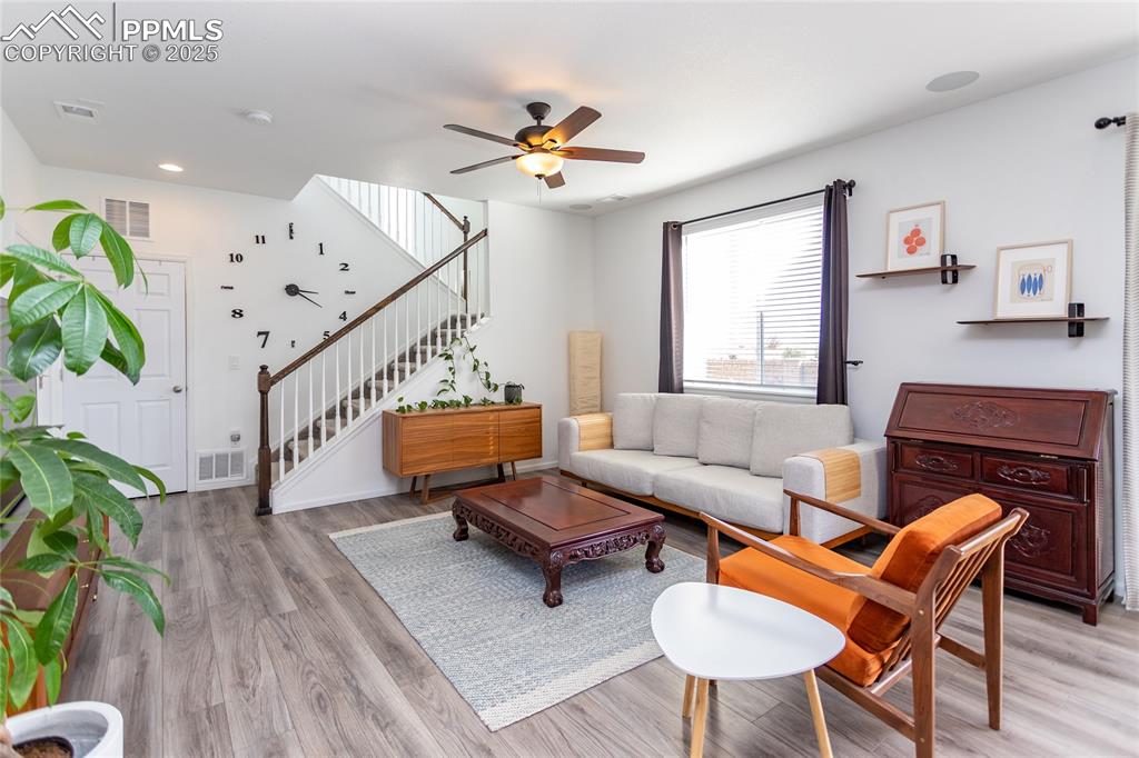 Image 11 of 39: Living Room