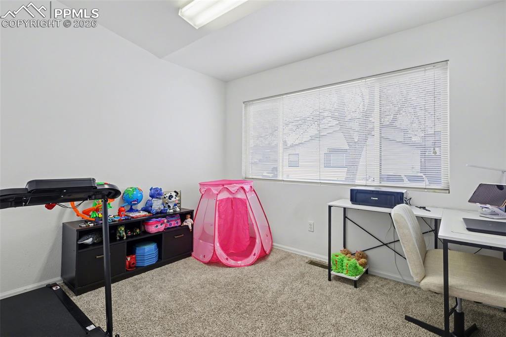 Image 17 of 35: Main Level